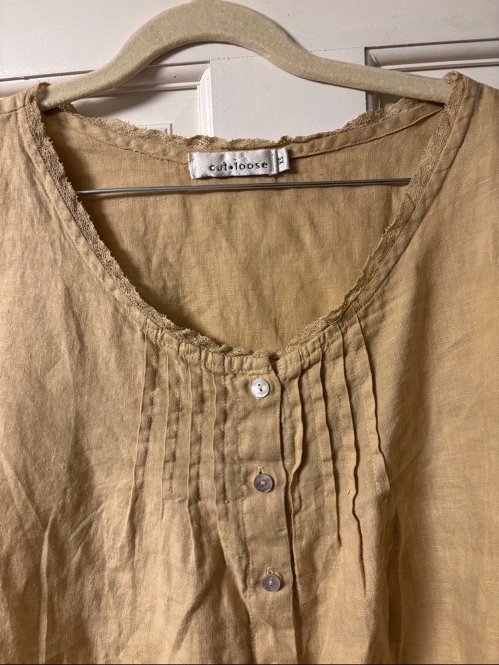 Cut loose line scoop neck button front blouse short sleeve boho yellow beige - Picture 2 of 8
